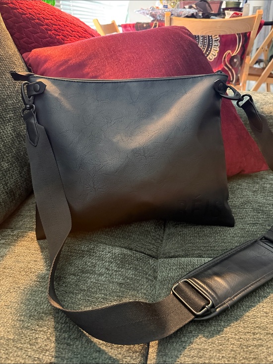 BEIS Handbags - BEIS Black Crossbody Messenger Bag
